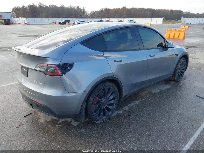 7SAYGDEF4RA308287 2024 TESLA MODEL Y photo no. 4