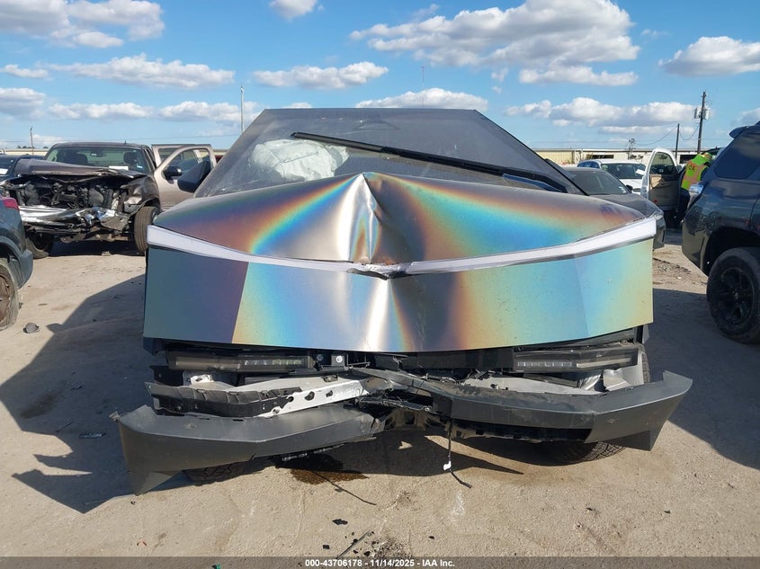 2025 Tesla Cybertruck All-Wheel Drive VIN: 7G2CEHED0SA076924 Lot: 43706178