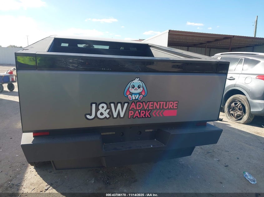 2025 Tesla Cybertruck All-Wheel Drive VIN: 7G2CEHED0SA076924 Lot: 43706178