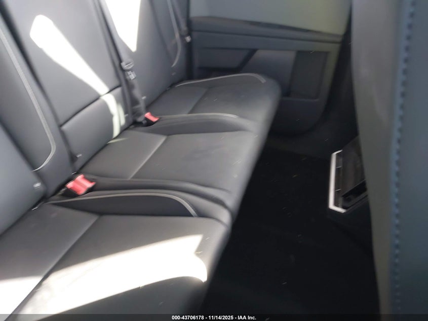 2025 Tesla Cybertruck All-Wheel Drive VIN: 7G2CEHED0SA076924 Lot: 43706178