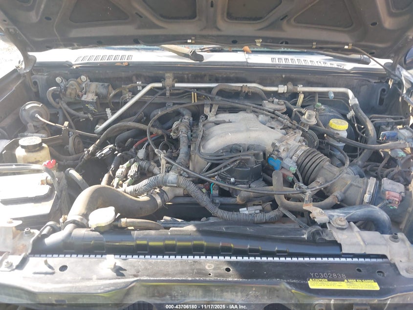 1N6ED27Y8YC302838 2000 NISSAN NAVARA (FRONTIER) photo no. 10