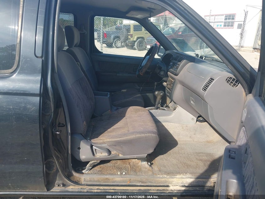 1N6ED27Y8YC302838 2000 NISSAN NAVARA (FRONTIER) photo no. 5
