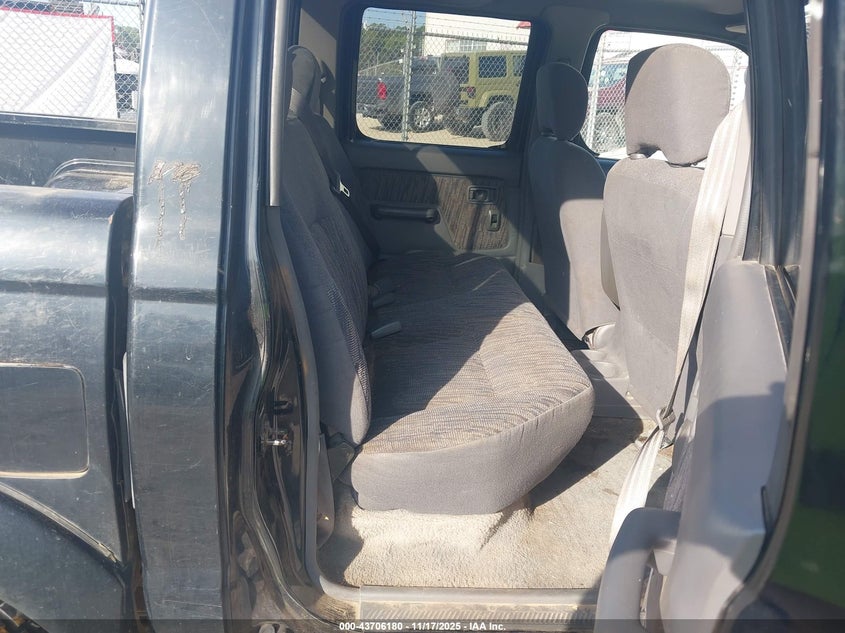 1N6ED27Y8YC302838 2000 NISSAN NAVARA (FRONTIER) photo no. 8