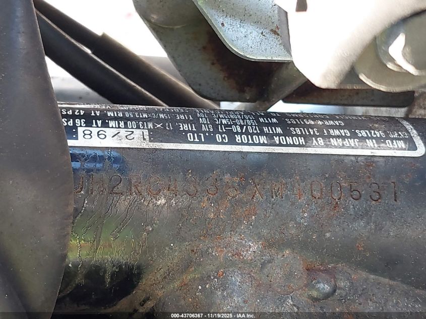 JH2RC4335XM400531 1999 HONDA VF photo no. 10