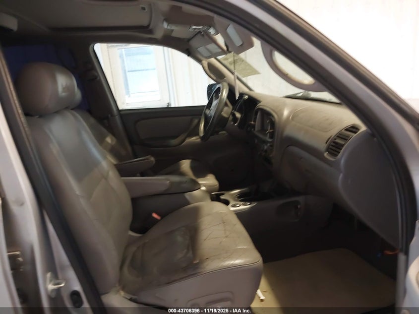 5TDBT48A21S004330 2001 TOYOTA SEQUOIA photo no. 5