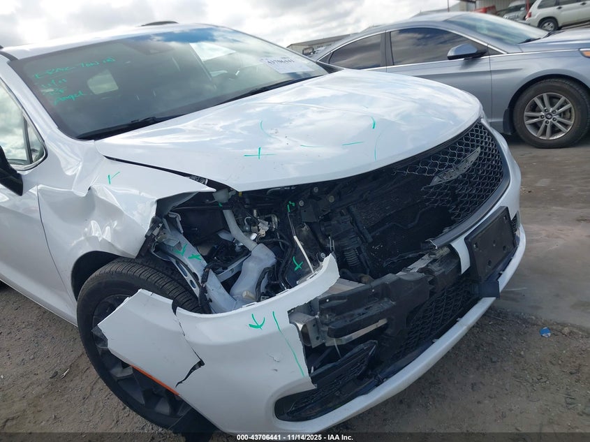 2025 Chrysler Pacifica Limited VIN: 2C4RC1GG6SR553722 Lot: 43706441