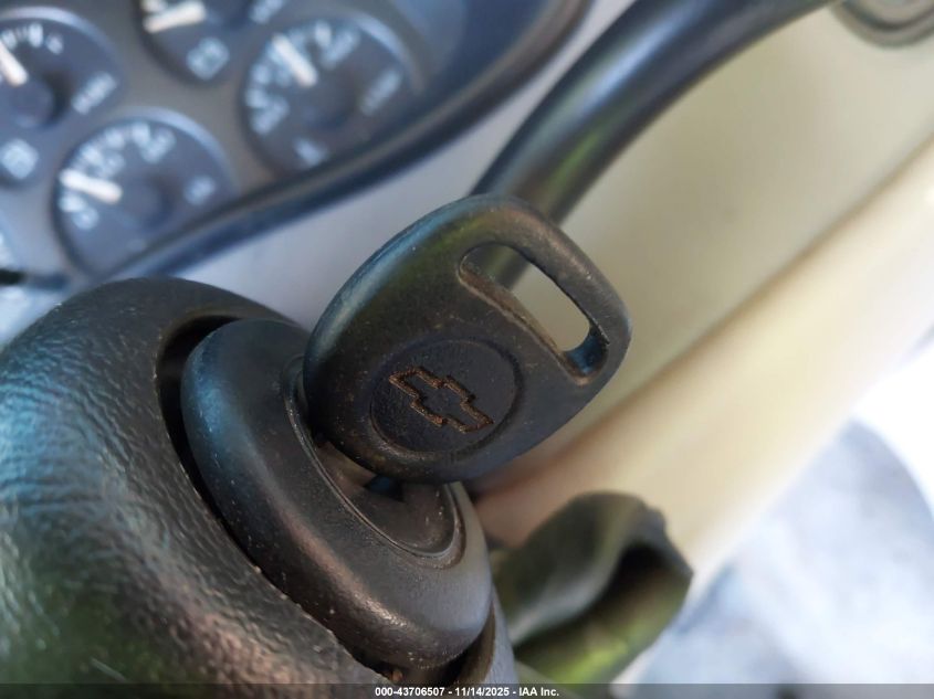 2002 Chevrolet Tahoe Lt VIN: 1GNEC13Z42R243992 Lot: 43706507