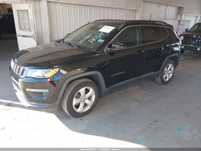 VIN 3C4NJCBB4JT488747 2018 JEEP COMPASS LATITUDE FWD