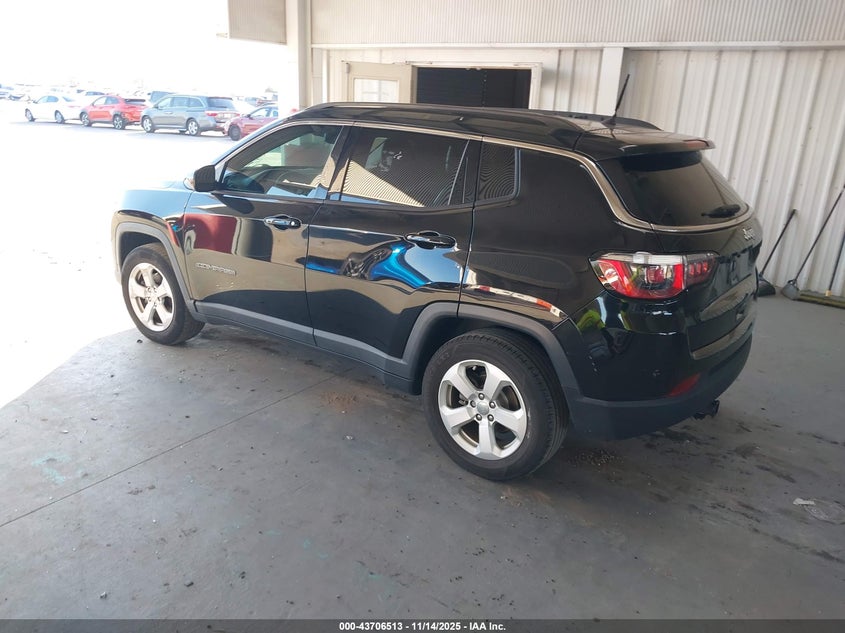 VIN 3C4NJCBB4JT488747 2018 JEEP COMPASS LATITUDE FWD