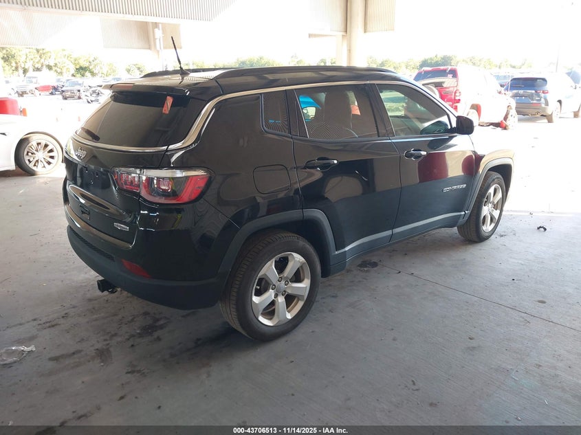 VIN 3C4NJCBB4JT488747 2018 JEEP COMPASS LATITUDE FWD