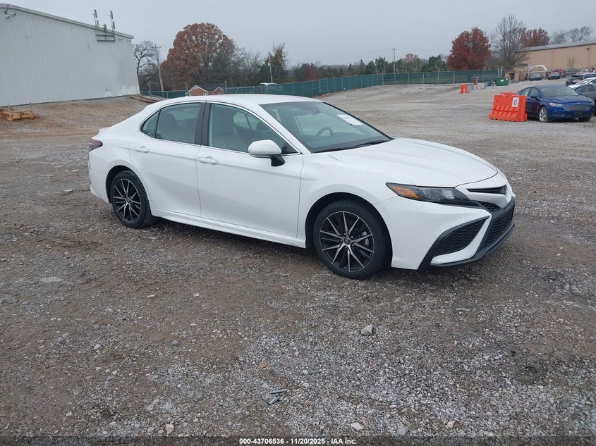 TOYOTA CAMRY SE AWD
