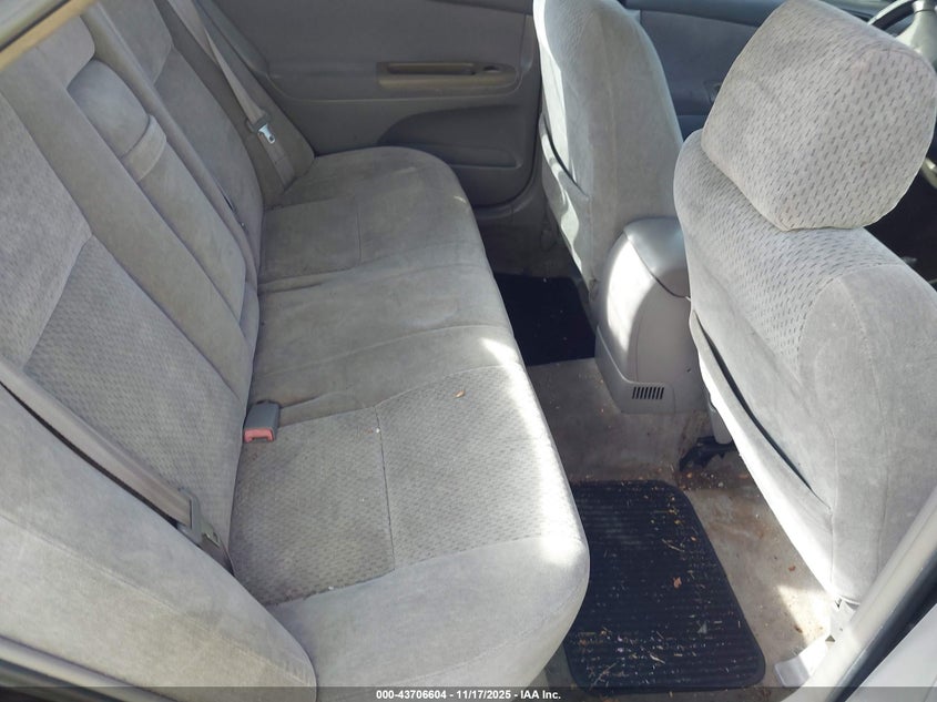 4T1BE32KX2U619027 2002 TOYOTA CAMRY photo no. 8
