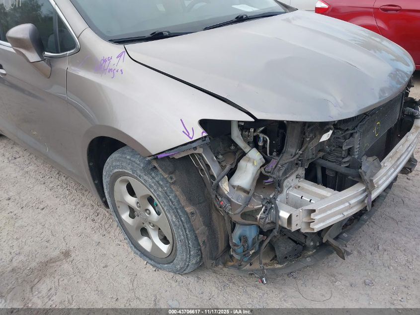 2017 Chrysler Pacifica Hybrid Premium VIN: 2C4RC1L79HR779137 Lot: 43706617