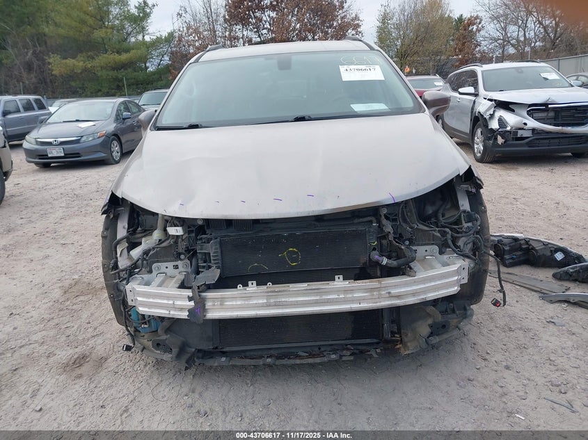 2017 Chrysler Pacifica Hybrid Premium VIN: 2C4RC1L79HR779137 Lot: 43706617