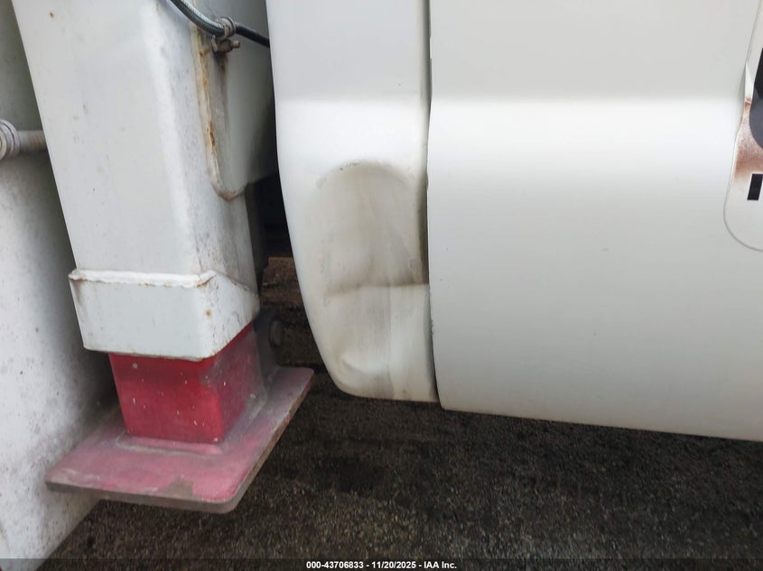 2002 Ford F-550 Xl/Xlt VIN: 1FDAF56F62ED64842 Lot: 43706833