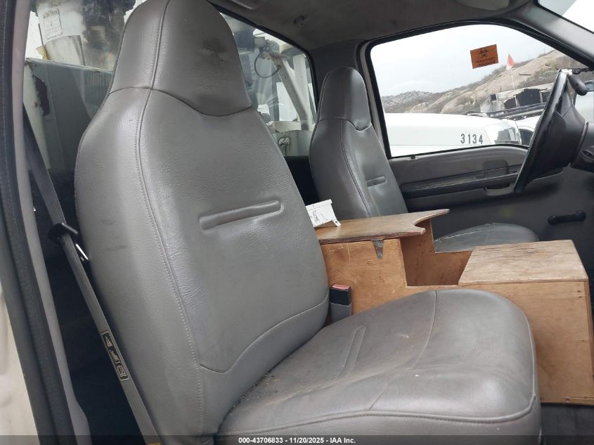 2002 Ford F-550 Xl/Xlt VIN: 1FDAF56F62ED64842 Lot: 43706833