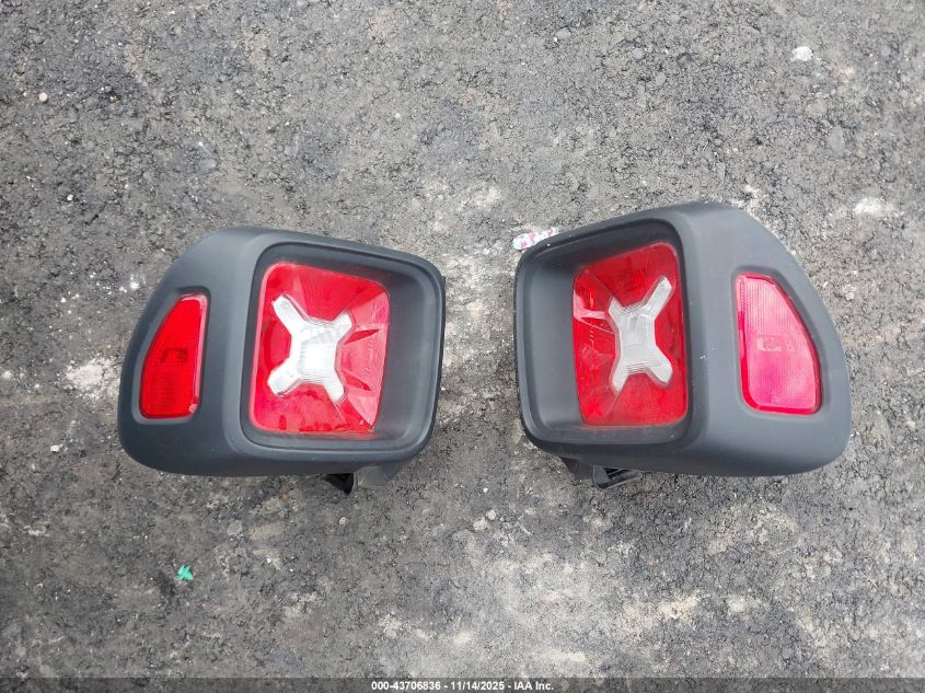 2019 Jeep Renegade Sport 4X4 VIN: ZACNJBAB8KPJ76951 Lot: 43706836