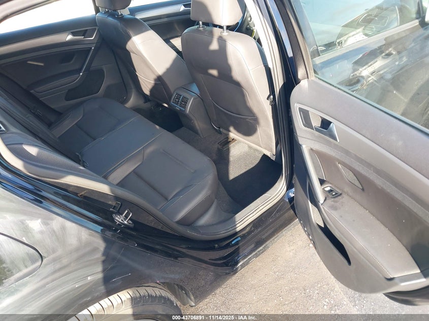 2015 VOLKSWAGEN GOLF TSI SE 4-DOOR - 3VW217AU0FM025385