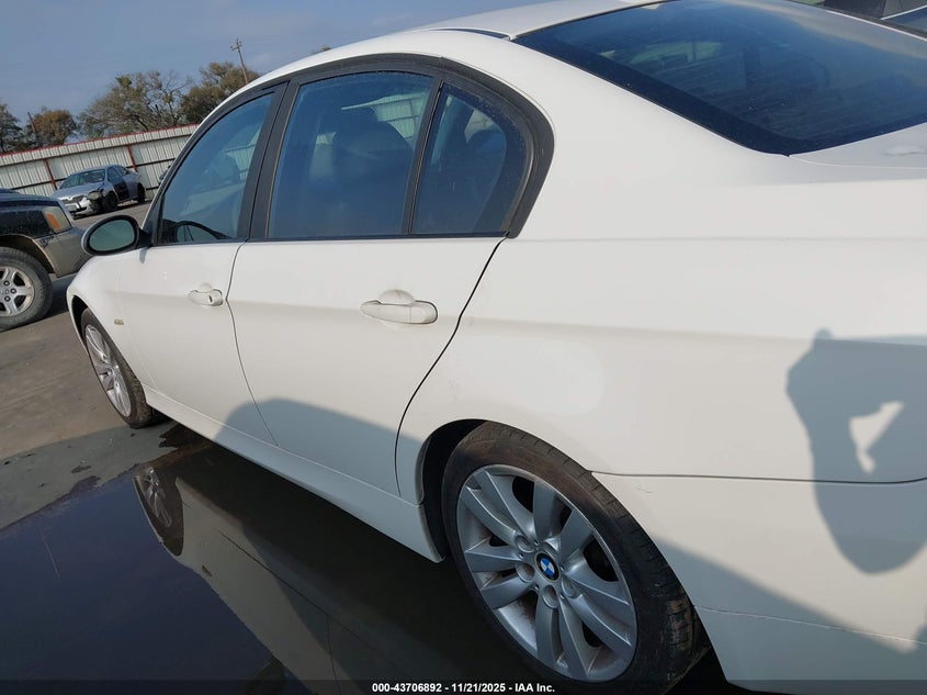 2008 BMW 328I VIN: WBAVA33508K053581 Lot: 43706892