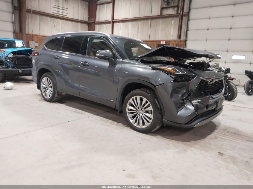 TOYOTA HIGHLANDER PLATINUM