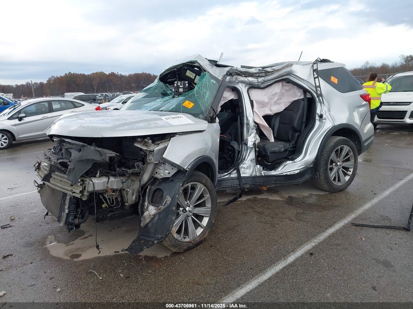 2018 FORD EXPLORER auction photo 2