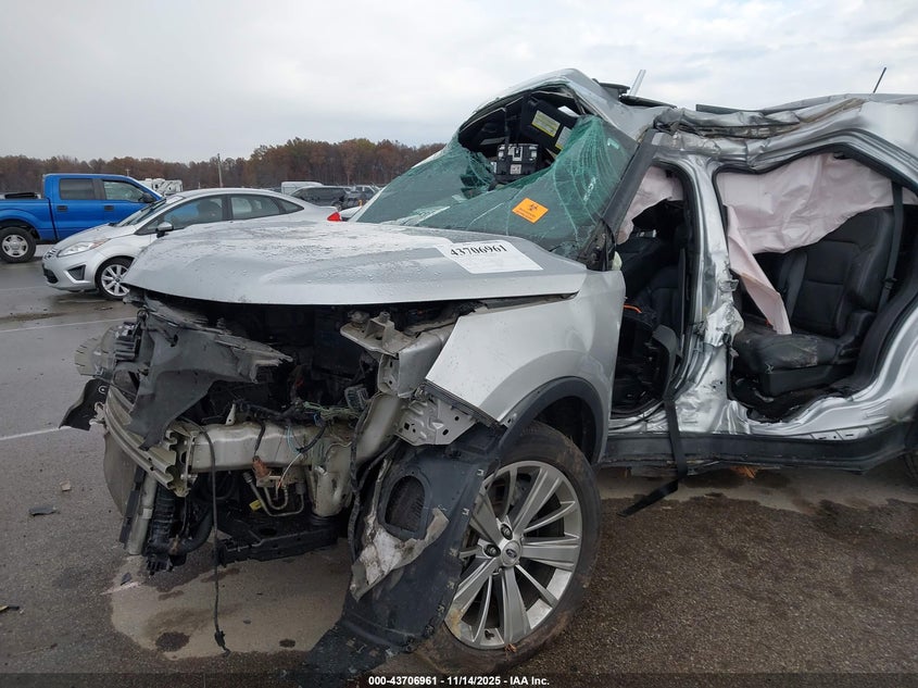 2018 FORD EXPLORER auction photo 6