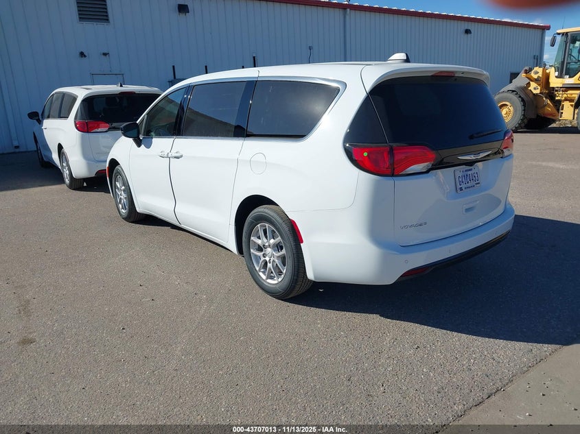 2C4RC1CG6TR195707 2026 CHRYSLER VOYAGER photo no. 3