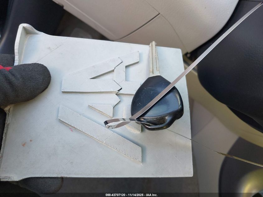 2007 Toyota Rav4 Base V6 VIN: JTMZK35V075013819 Lot: 43707120