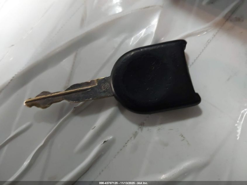 2006 Ford Mustang V6 VIN: 1ZVFT80N265138322 Lot: 43707125