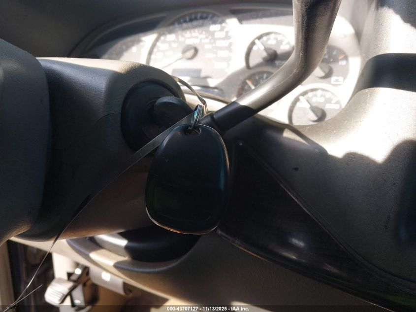 2004 GMC Yukon Denali VIN: 1GKEK63U44J241372 Lot: 43707127