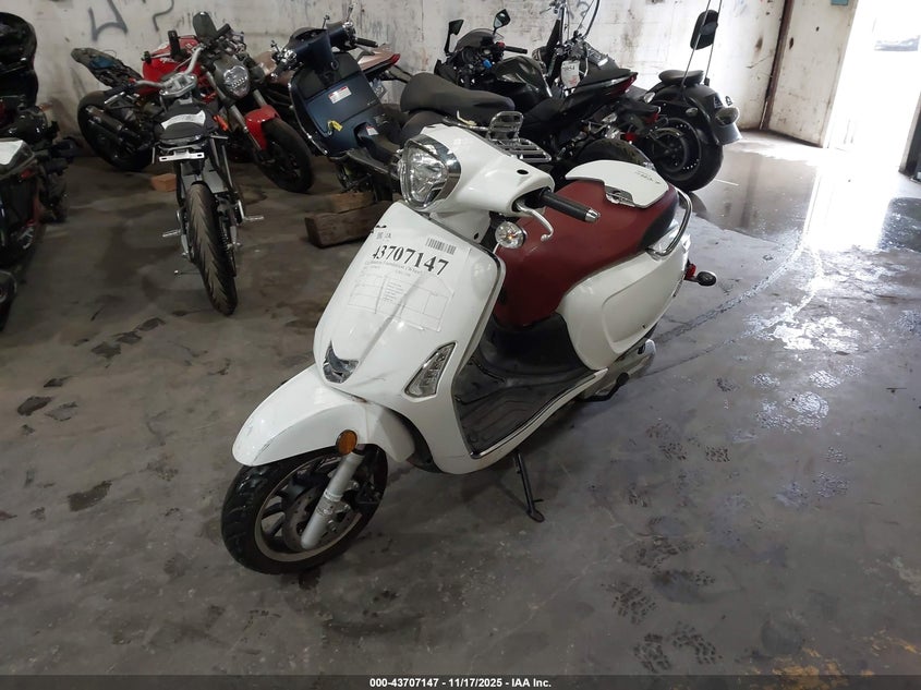 LC2DBJ147JC100211 2018   photo no. 2