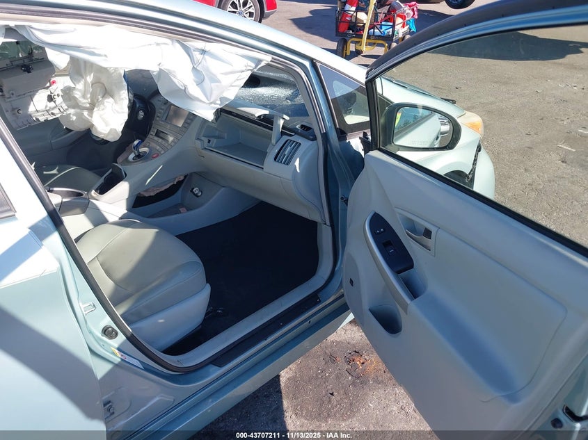 JTDKN3DU3E1791392 2014 TOYOTA PRIUS photo no. 5