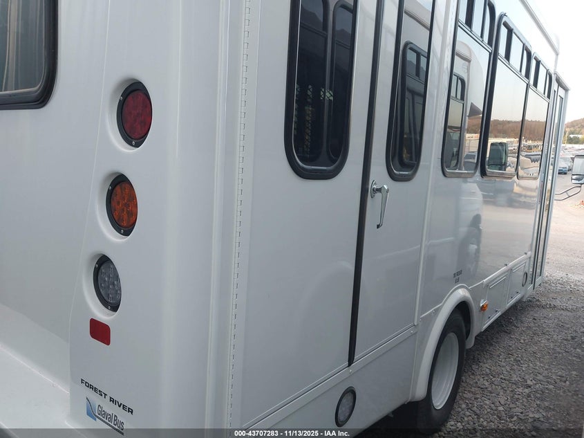 1FDFE4FN5TDD23524 2026 FORD ECONOLINE photo no. 4