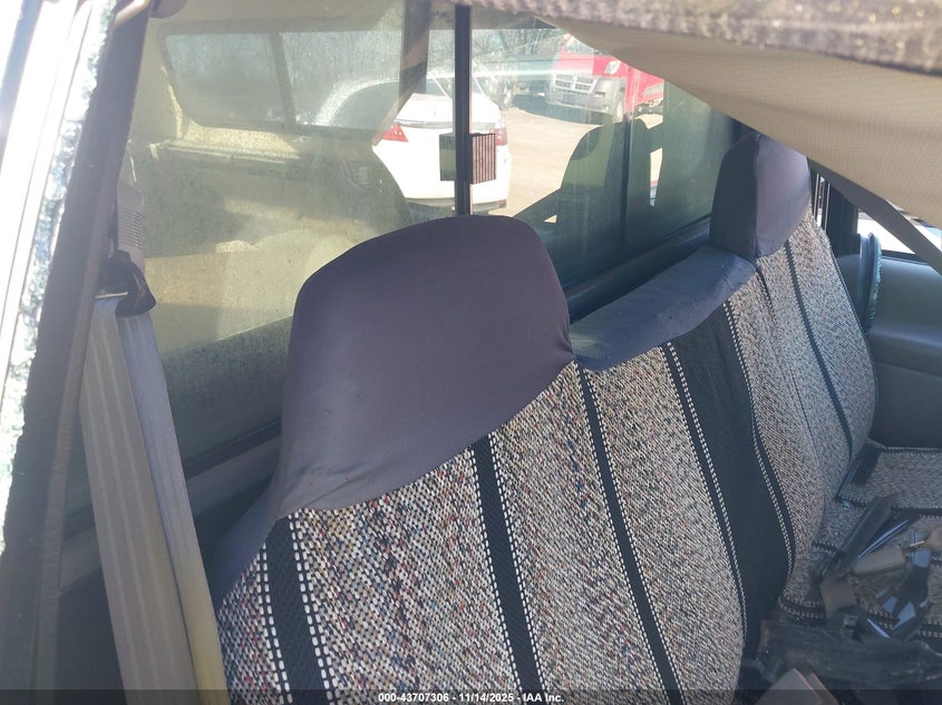 1996 GMC Sierra C1500 VIN: 1GTEC14W9TZ511529 Lot: 43707306