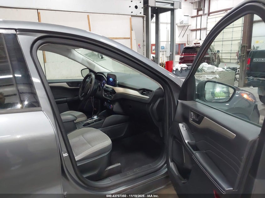 1FMCU9G62NUA45114 2022 FORD ESCAPE photo no. 5