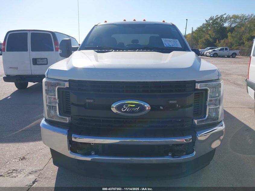 2019 Ford F-350 Chassis Xl VIN: 1FD8W3HT9KEG78703 Lot: 43707353