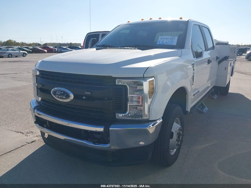 1FD8W3HT9KEG78703 2019 FORD F350 photo no. 2