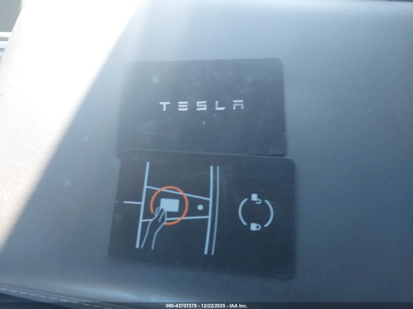 2025 Tesla Model Y Long Range Dual Motor Rear-Wheel Drive VIN: 7SAYGDED4SA357882 Lot: 43707378