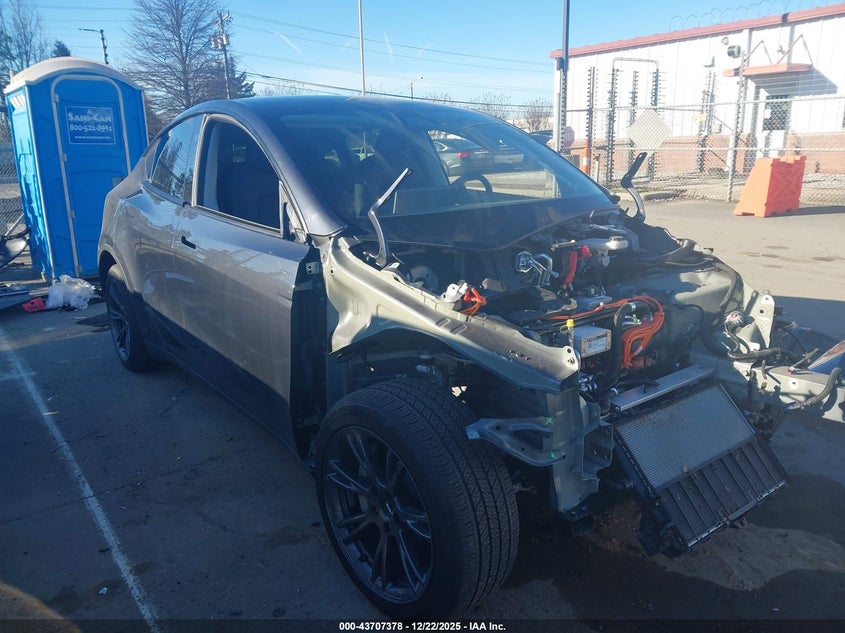 7SAYGDED4SA357882 2025 Tesla Model Y Long Range Dual Motor Rear-Wheel Drive auction photo 1