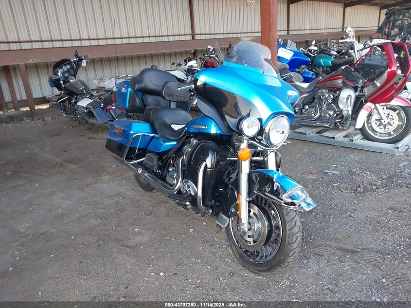 2011 HARLEY-DAVIDSON FLHTK - 1HD1KEM16BB622574