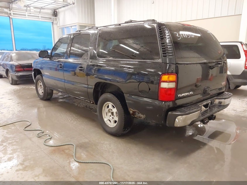 3GKFK16Z03G311156 2003 GMC YUKON photo no. 3