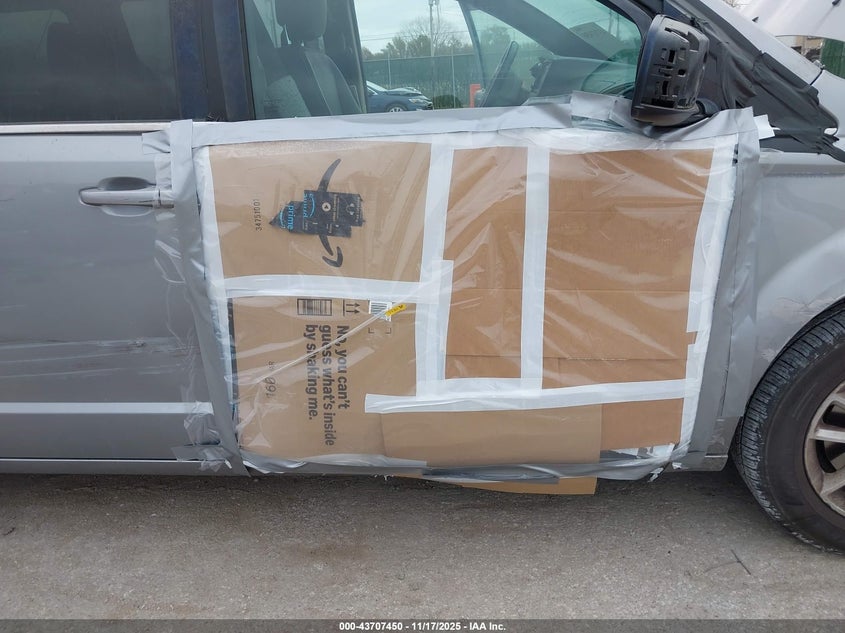 2019 Dodge Grand Caravan Sxt VIN: 2C4RDGCG9KR757999 Lot: 43707450