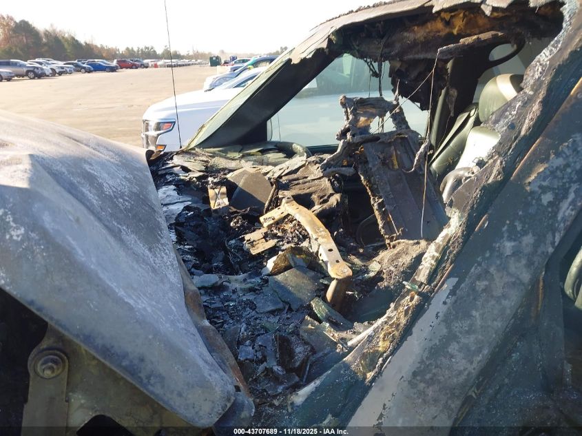 2002 Chevrolet Avalanche 1500 VIN: 3GNEC13T22G165580 Lot: 43707689