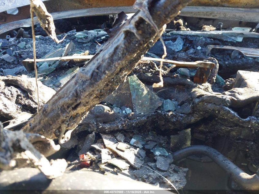 2002 Chevrolet Avalanche 1500 VIN: 3GNEC13T22G165580 Lot: 43707689