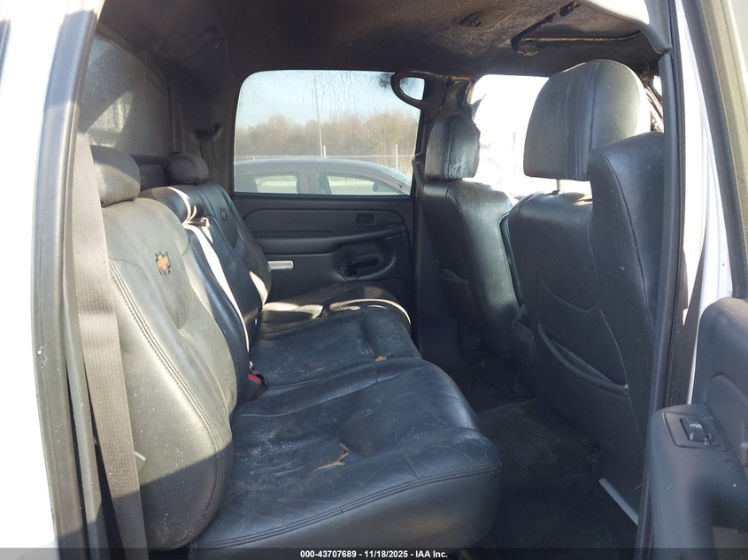 2002 Chevrolet Avalanche 1500 VIN: 3GNEC13T22G165580 Lot: 43707689