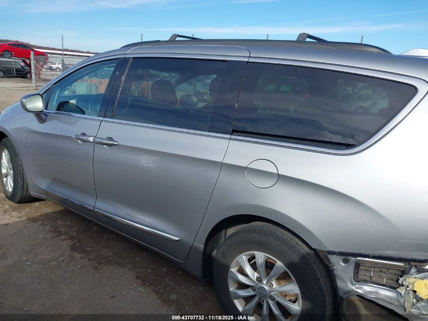 2017 Chrysler Pacifica Touring-L VIN: 2C4RC1BG5HR613473 Lot: 43707732