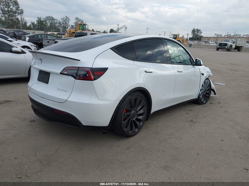 7SAYGDEF5NF390415 2022 TESLA MODEL Y photo no. 4
