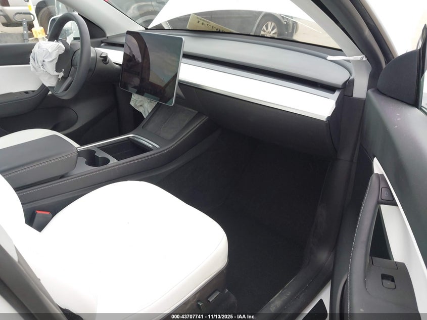 7SAYGDEF5NF390415 2022 TESLA MODEL Y photo no. 5