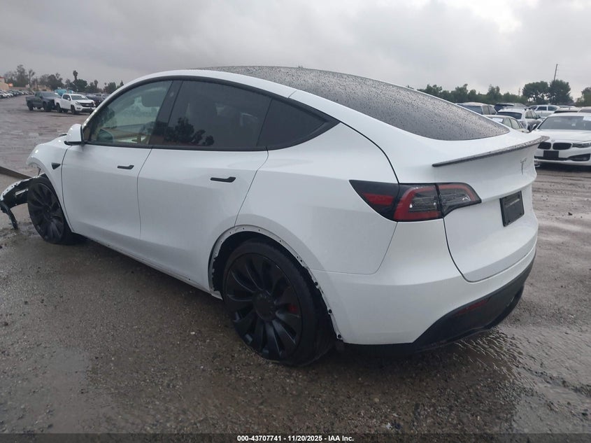 Vin: 7saygdef5nf390415, lot: 44203089, tesla model y performance dual motor all-wheel drive 20223