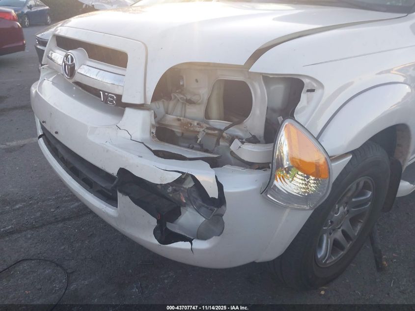 2005 Toyota Sequoia Limited V8 VIN: 5TDZT38A55S262579 Lot: 43707747